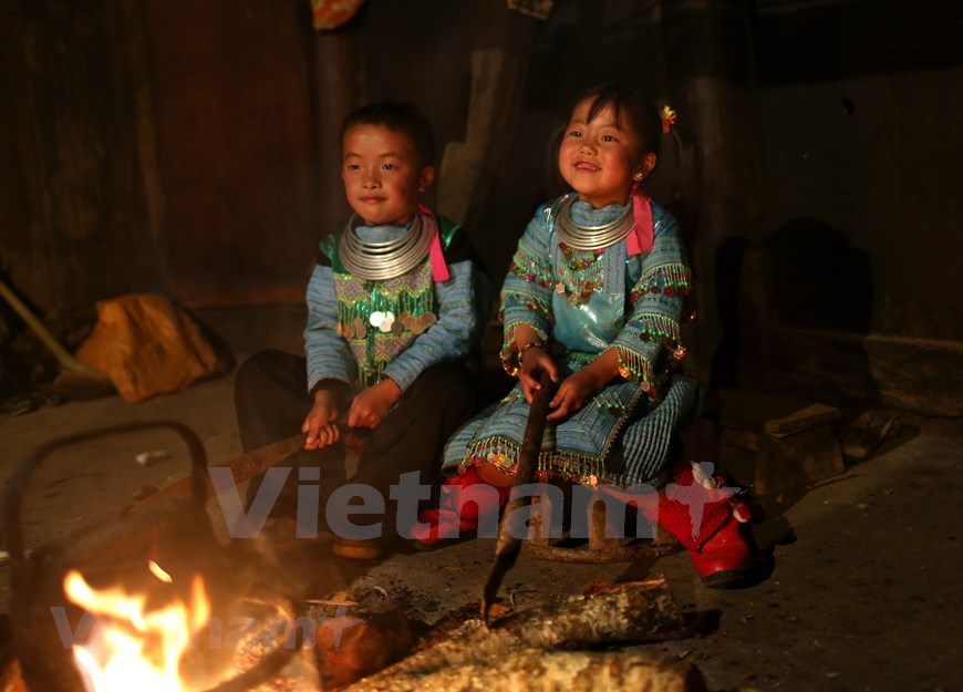 西北山区孩子喜迎新春（组图）